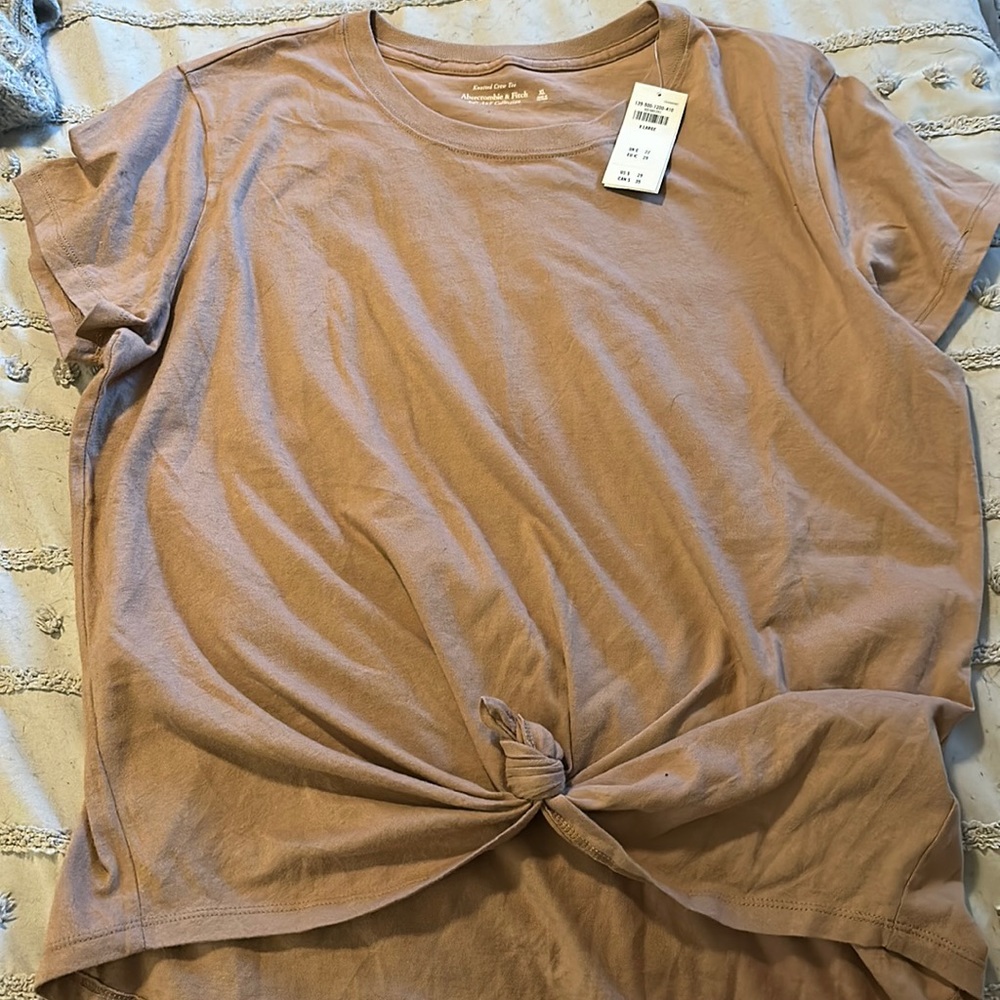 Abercrombie and fitch knotted crew tee